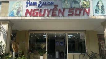 Hairsalon Nguyễn Sơn cần tuyển: 3 Nữ thợ phụ, 1 thợ chính, làm tại PMH