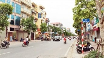 Nhà Thanh Nhàn  ngõ thông ô tô tránh , DT 80m2-4 tầng giá chỉ 22,x tỷ 