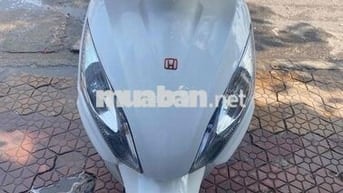 Xe Vision trắng mới tinh