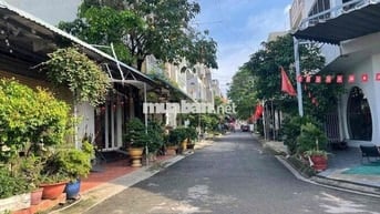 Bán đất Kp2 đối diện chợ  ngay công viên sổ riêng giá rẻ thương lương