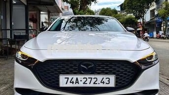 Mazda 3 2023 1.5L Deluxe - 15000 km