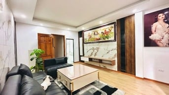 Bán Nhà Tại Phố Tôn Đức Thắng, 9,68 tỷ, 45 m2 x 6 Tầng, Thang Máy
