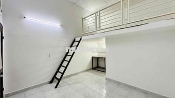 PHÒNG GÁC TRỐNG SẴN TẠI TRUNG TÂM QUẬN TÂN PHÚ