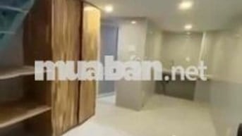 Em cần sang nhượng lại phòng vì lí do chuyển chổ học ạ!!!