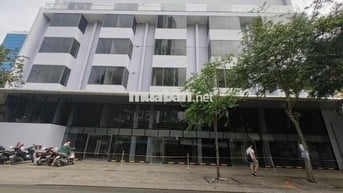 TOÀ OFFICE MỚI XÂY NẰM VỊ TRÍ ĐẮC ĐỊA QUẬN 1 NGANG KHỦNG 30M 7 TẦNG
