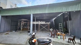 Cần cho thuê nhà xưởng P ĐHT  CŨ .Q12. DT 12*18  xưởng mời hẻm xe tải