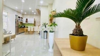 Nhà view hồ bơi, công viên đẹp! Diện tích 7x16m - Giá 10,5 tỷ
