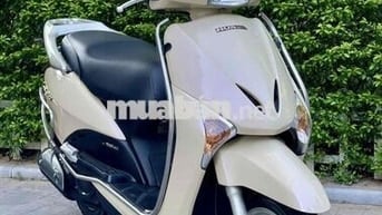 Honda Lead màu vàng be chính chủ sử dụng !