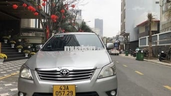 Toyota Innova 2012 2.0E -