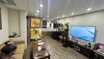 Bán Căn Hộ Ngay Phố Nguyễn Văn Cừ,Gần Cầu Chương Dương,Vị Trí Đẹp 70M