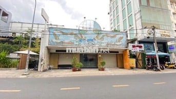 MẶT TIÊN LỚN 13MX23M SÀN 300M2 CHỈ 130 TRIỆU NGUYỄN TRÃI - NGÔ QUYỀN