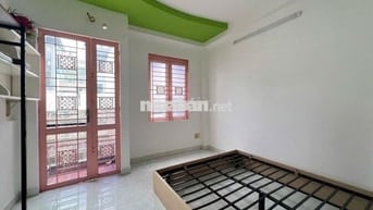 Bán nhà ngay chợ Phú Nhuận, 5 PN, 3WC 4 tầng 7,5 tỷ TL
