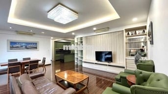 Cho thuê Căn hộ The View Quận 7, 3 phòng, nội thất gỗ, 148m2, Giá 35tr