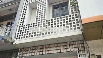 CHO THUÊ NHÀ MẶT TIỀN ,THANG MÁY,3 LẦU SUÔT,HỒ TỤNG MẬU,Q1