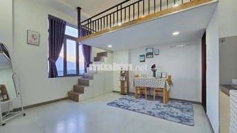 Căn hộ Duplex cửa sổ lớn đón ánh sáng tự nhiên, ngay ngã tư Hàng Xanh