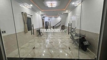 Cần cho thuê gấp nhà nguyên căn hẻm xe hơi. lê văn duyệt p1. bt