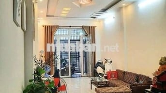 Nhà cho thuê mt đường huỳnh văn gấm .Dt 4×20m đúc 2 lầu mới như hình