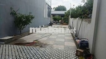 Cho thuê nhà mới xây 200m2 sân rộng gần chợ Tân Bình