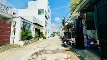 Nhà 1/ Hà Huy Giáp_ Ngay Ngã 4 Ga _ Sân Xe Hơi_4Pn
