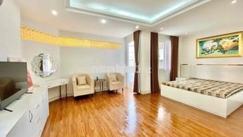 Căn Hộ Stu Tách Bếp 45m2 Ban Công Full Nội Thất Gần Ngã Tư Hàng Xanh