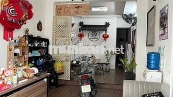Nhà mặt tiền 4pn3wc kèm 4 máy lạnh Đường Nguyễn Văn Khối