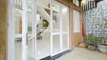 NHÀ NƠ TRANG LONG 4,5x11m TRỆT-2L, 1 TUM, L3 3PN, 3WC, PHÙ HỢP Ở GĐ