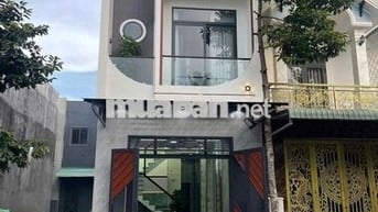Nhà Bình Chánh xây 1 lầu có sổ sẳn , chủ bán 1ty sang tên trong ngày