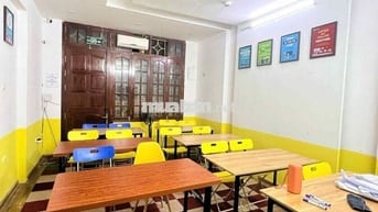 Cần cho thuê nhà nguyên căn 4 tầng 56m2 tại đường Trần Quốc Hoàn,HN.