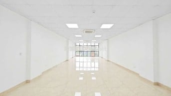 Cho thuê văn phòng Láng Hạ 80m2 13tr oto đỗ cửa view kính