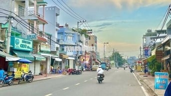 Quốc lộ 13 củ hẻm xe hơi 233 hiep bình phước 120m ngang 6.2m giá 6.1ty