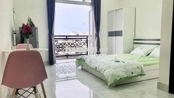 Căn Hộ Studio 40m2 Ban Công View Thành Phố Full Nội Thất Thang Máy