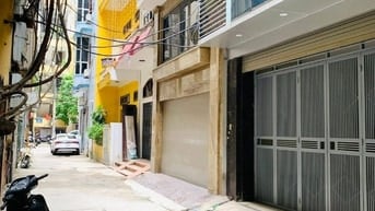 Bán nhà 6 tầng thang máy, P/Lô phố Hoàng Quốc Viêt, Dt 65m2, Mt 5m.