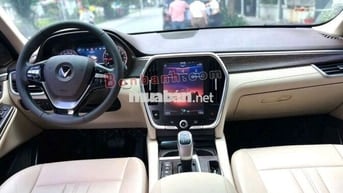 vinfast lux SA 2022 bản premium