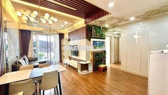 Cho thuê căn hộ 2 phòng ngủ. chung cư Golden Mansion. Gần sân bay TSN