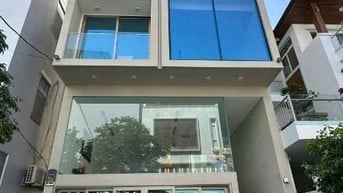 TOÀ VĂN PHÒNG 7 TẦNG MỚI TOANH BÊN CẠNH MONARCHY – CÁCH CẦU RỒNG 500M