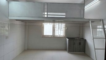 CHO THUÊ PHÒNG RỘNG CÓ BAN CÔNG + GÁC – WC, BẾP RIÊNG- TÂN PHÚ