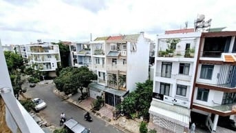 Nhà phố trệt 2 lầu st. Tại Kdc Phước Kiển. Có 8Pn cho thuê. SHR