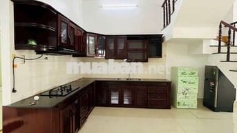 CHO THUÊ NHÀ:
TRỆT 1 LẦU & SÂN THƯỢNG MỚI ĐẸP
- SẴN NỘI THẤT