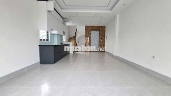Nhà 6 tầng Thang máy - Diện tích rộng - Gần cầu Vĩnh Tuy, giá tốt