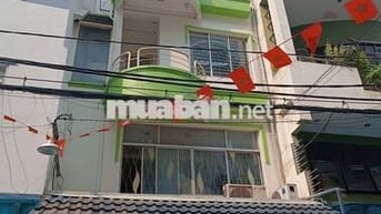 Cực Vip Hẻm xe tải Phan Đăng Lưu, 5 lầu, 3 PN, 4WC chỉ 17,5 Triệu.