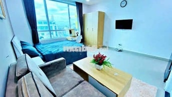 STUDIO THANG MÁY CỬA SỔ LỚN SÁT CẦU LÊ VĂN SỸ, TRẦN QUANG DIỆU