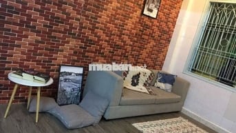 Cho thuê dài hạn căn hộ chung cư (30m2) đẹp, gần chợ Bến Thành