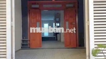 Cho thuê nhà 1 trệt 2 lầu Hà Huy Giáp Dt 4x18m 4 phòng ngủ sân xe hơi