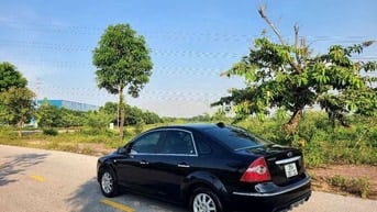 Focus bản đủ cửa nóc