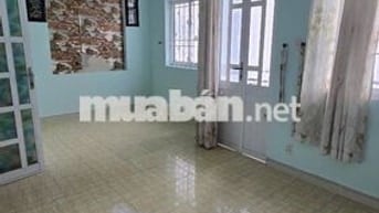 Cho thuê nhà nguyên căn, giá rẻ, hẻm 114 Lý Thường Kiệt