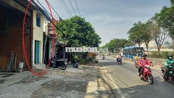 Cho thuê nhà mặt tiền quốc lộ 1A có gác 30m2. (Cho thuê nhà trọ)