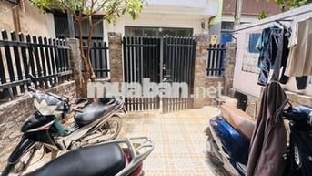 NHÀ ĐẸP Ở NGAY Q12 - 4,5X18M - PHÁP LÝ CHUẨN - K.LỘ GIỚI - K.QUY HOẠCH