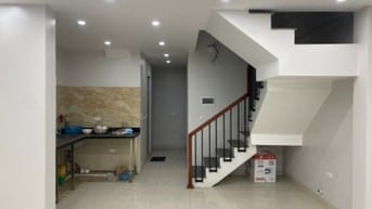 Cho thuê nhà 6 tầng số 5, ngõ 5 đường Anh Dũng, Hoàng Sa, Kim Nỗ, Đông