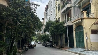 Bán nhà 5 tầng phố Hoàng Quốc Việt, 65m2, ô tô tránh, phân lô. 21,5 tỷ