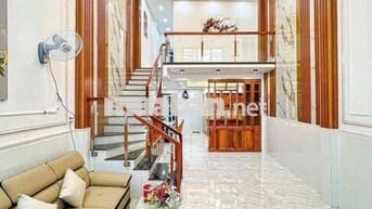 Nhà mới đẹp 3 phòng Hẻm 90 đường Hùng Vương
